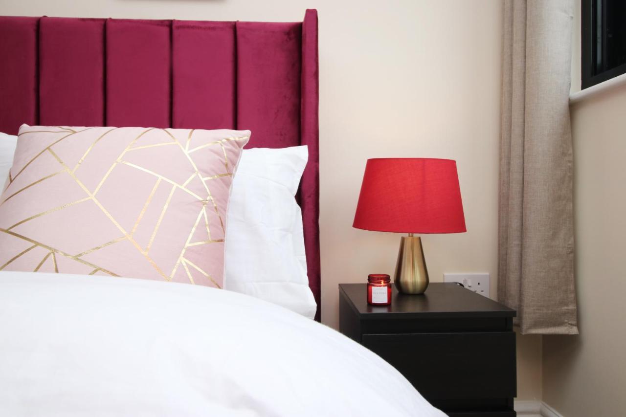 Luxury 4 Bedroom 4 Ensuite Home In Penarth Cardiff Bagian luar foto