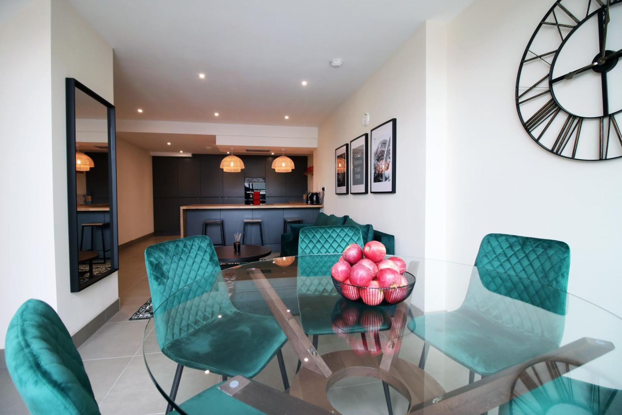 Luxury 4 Bedroom 4 Ensuite Home In Penarth Cardiff Bagian luar foto