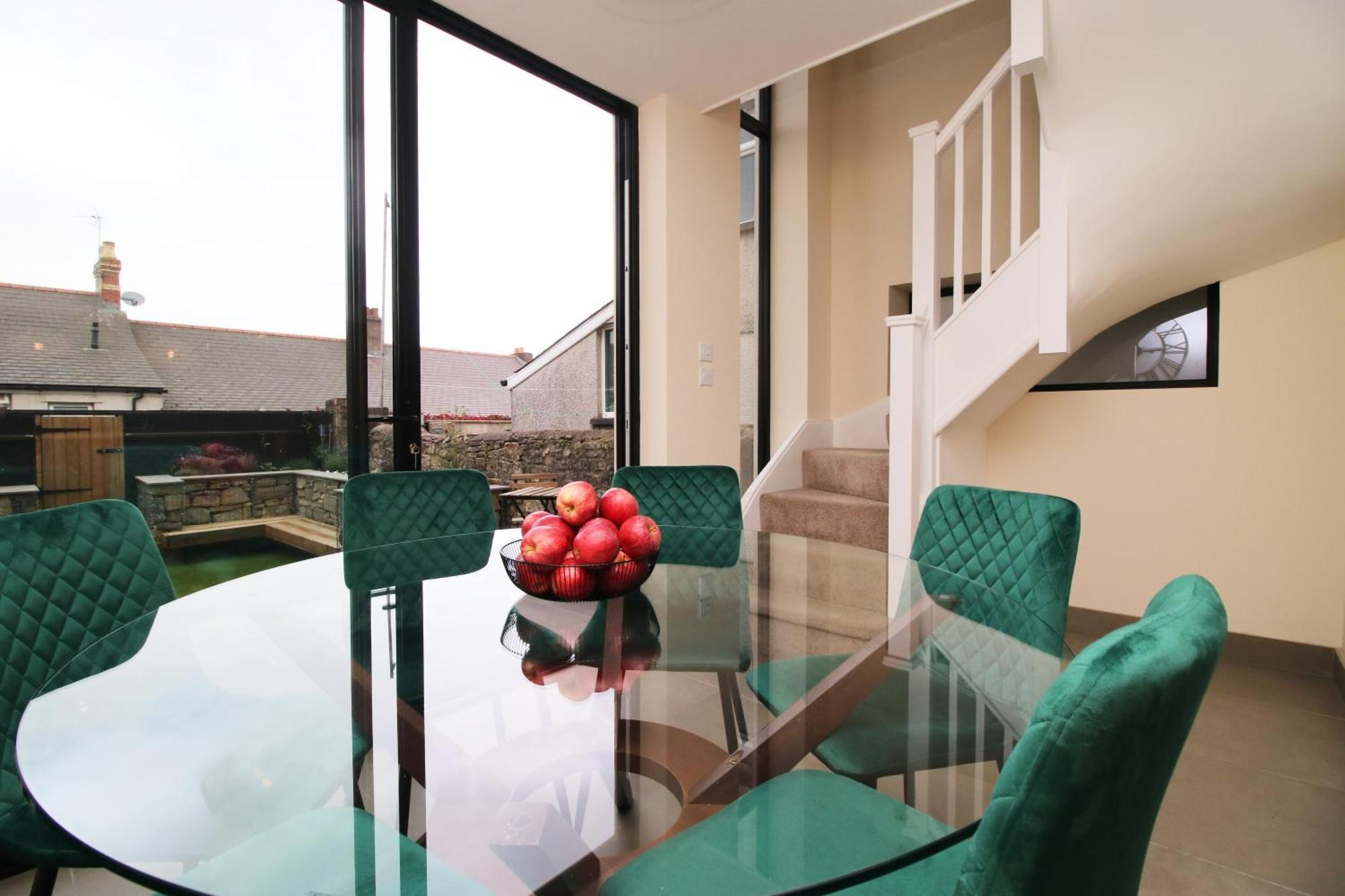 Luxury 4 Bedroom 4 Ensuite Home In Penarth Cardiff Bagian luar foto