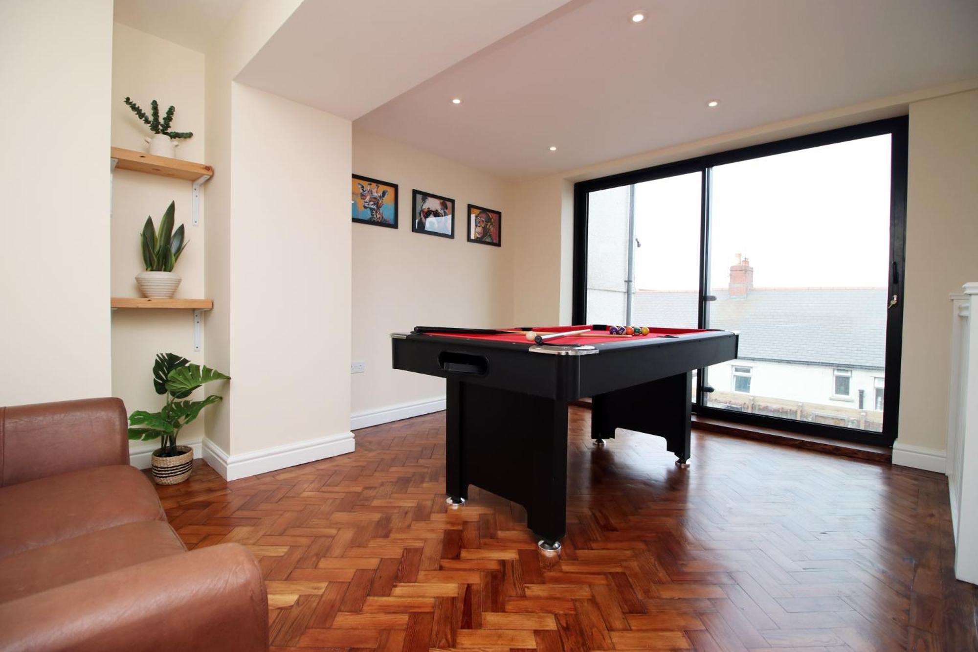 Luxury 4 Bedroom 4 Ensuite Home In Penarth Cardiff Bagian luar foto