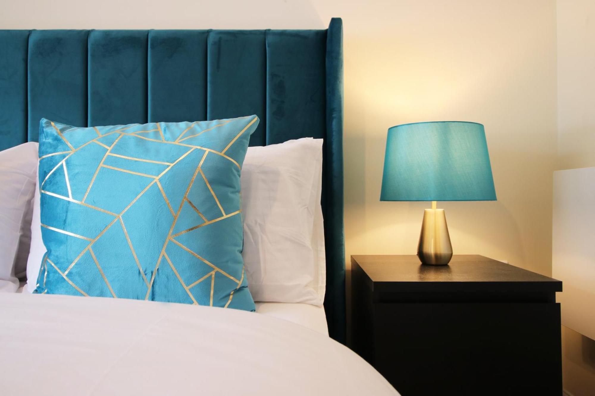 Luxury 4 Bedroom 4 Ensuite Home In Penarth Cardiff Bagian luar foto